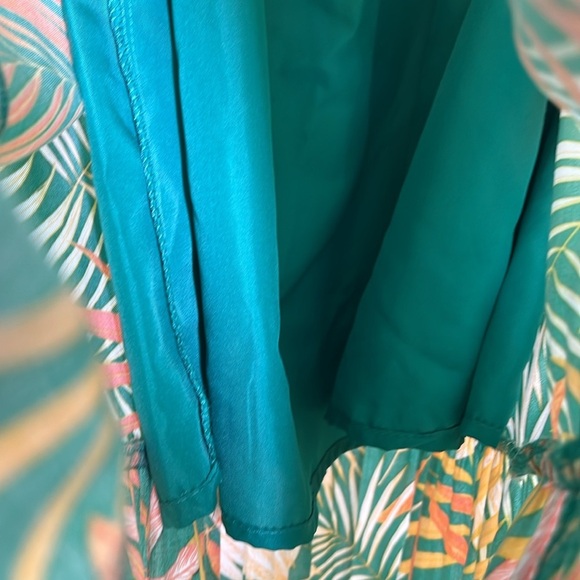 Betsey Johnson - Tropical Leaf Print Smocked Ruffle Tiered Maxi Dress Size XS - Picture 10 of 13